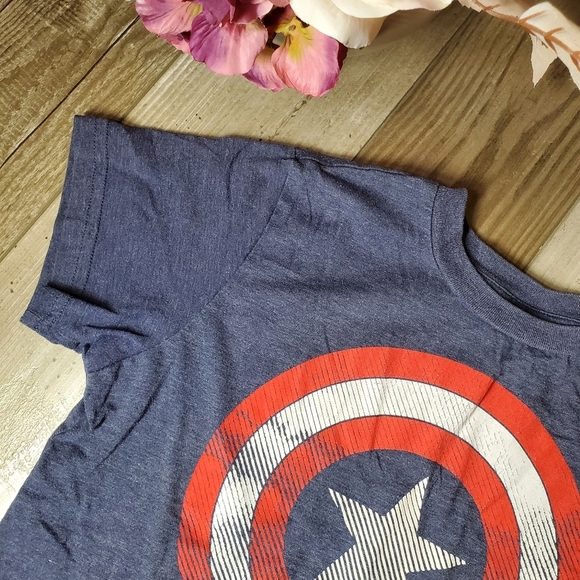 Marvel Avengers Captain America Shield Distressed Graphic T-shirt Boys Medium 8 - Picture 5 of 6